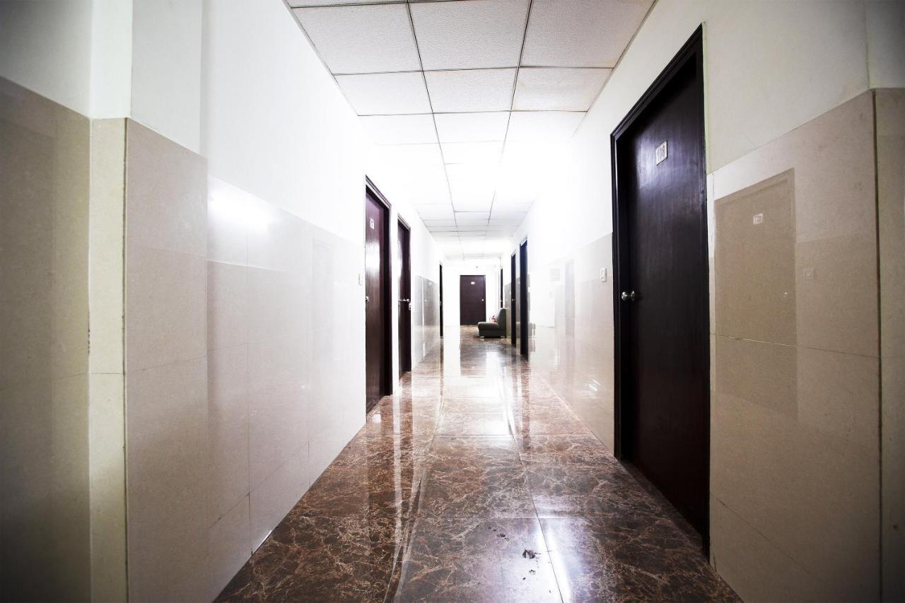 Oyo 44174 Hotel Mid Town Prime Harthala Exterior foto