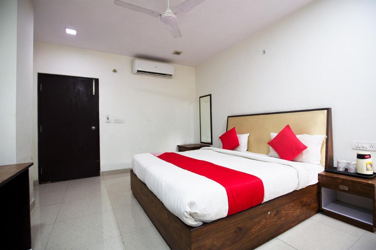 Oyo 44174 Hotel Mid Town Prime Harthala Exterior foto