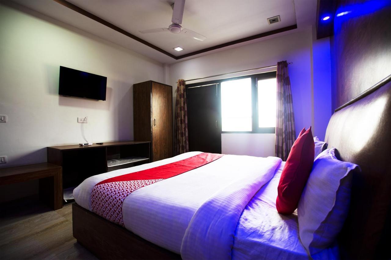 Oyo 44174 Hotel Mid Town Prime Harthala Exterior foto
